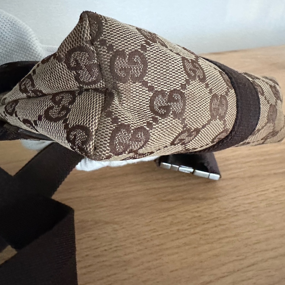 Gucci Belt Bag - Picture 7 of 15